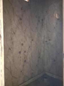 Common Bathroom Image of 950 Sq.ft 2 BHK Apartment / Flat for sale in Skyline Dev Infra, Sector 49 Noida for Rs. 4520000