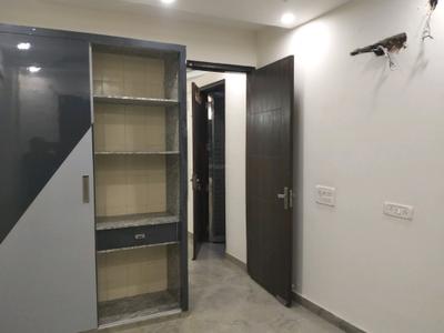 Bedroom Image of 750 Sq.ft 2 BHK Builder Floor for rent in Shalimar Bagh New Delhi for Rs. 28000