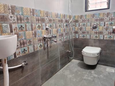 Bathroom Image of 700 Sq.ft 1 BHK Apartment / Flat for rent in Wadgaon Sheri Pune for Rs. 22000
