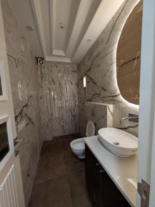 Bathroom Image of 1600 Sq.ft 3 BHK Independent House for rent in Rajouri Garden New Delhi for Rs. 55000