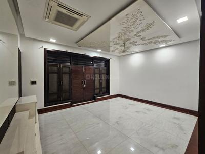 Bedroom Image of 4500 Sq.ft 4 BHK Builder Floor for rent in Sector 50 Noida for Rs. 150000