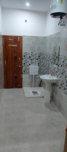 Bathroom Image of 1600 Sq.ft 3 BHK Independent House for rent in Sultanpur Road Lucknow for Rs. 17000