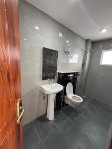 Bathroom Image of 1600 Sq.ft 3 BHK Builder Floor for rent in Sahastradhara Road Dehradun for Rs. 30000