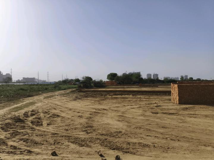 Om Radha Kunj Main Image 1