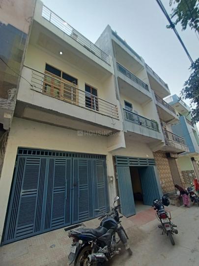 Block C, Sector 105 Main Image 1