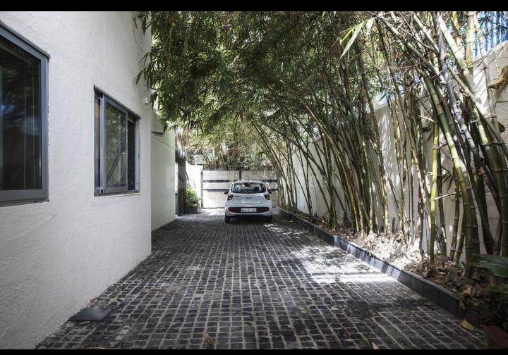 M B APARTMENT 3 Main Image 1