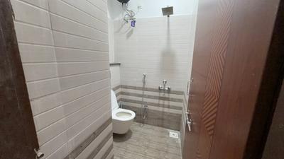 Bathroom Image of 350 Sq.ft 1 RK Builder Floor for rent in Mahalakshmi Nagar Indore for Rs. 12500