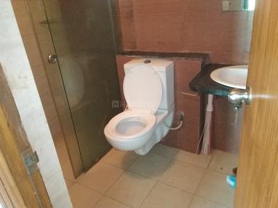 Bathroom Image of 1250 Sq.ft 2 BHK Apartment / Flat for sale in Mahagun Moderne, Sector 78 Noida for Rs. 17500000