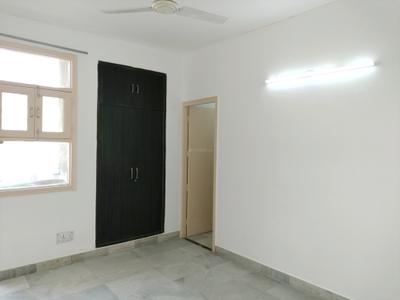 Bedroom Image of 2100 Sq.ft 3 BHK Apartment / Flat for rent in CGHS Palm Court Apartment, Sector 19 Dwarka New Delhi for Rs. 55000
