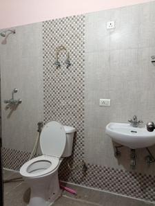 Bathroom Image of 1377 Sq.ft 2.5 BHK Builder Floor for rent in Aditya White Cottage, Bamheta Village Ghaziabad for Rs. 17000