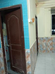 Bathroom Image of 250 Sq.ft 1 RK Apartment / Flat for rent in Mankhurd Mumbai for Rs. 10000