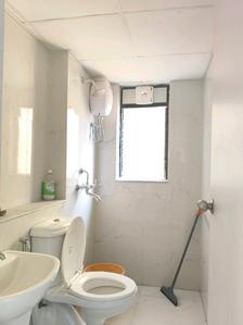 Common Bathroom Image of 938 Sq.ft 2 BHK Apartment / Flat for rent in Runwal Gardens Phase I, Dombivli East Thane for Rs. 19999