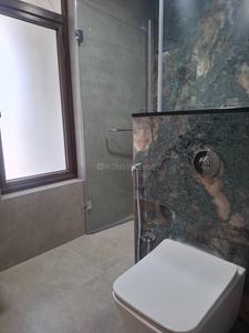 Bathroom Image of 4200 Sq.ft 4 BHK Apartment / Flat for rent in Banjara Hills Hyderabad for Rs. 260000