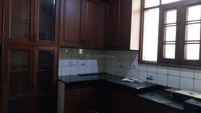 Kitchen Image of 1600 Sq.ft 3 BHK Builder Floor for rent in Safdarjung Enclave New Delhi for Rs. 85000