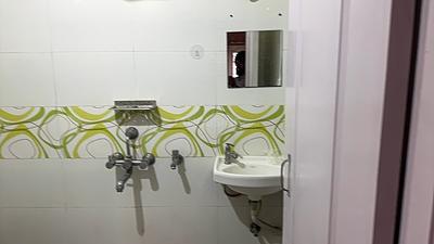 Bathroom Image of 1300 Sq.ft 2 BHK Apartment / Flat for rent in Hitech City Hyderabad for Rs. 35000