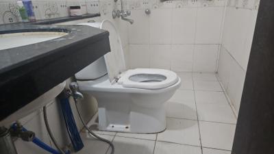 Evershine Sapphire Bathroom Two 3