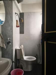 Pride Silver Crest Common Bathroom 4