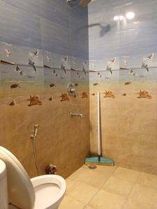 Common Bathroom Two Image of 900 Sq.ft 2 BHK Apartment / Flat for sale in Civil Lines Gurgaon for Rs. 7000000