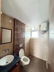 Bathroom Image of 1350 Sq.ft 3 BHK Apartment / Flat for rent in Nirwana Heights, Khanpur Mohali for Rs. 42000