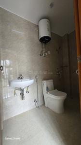 Bathroom Image of 850 Sq.ft 2 BHK Apartment / Flat for rent in Chhattarpur New Delhi for Rs. 21500