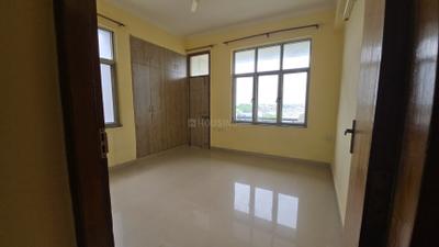 Bedroom Image of 2315 Sq.ft 4 BHK Apartment / Flat for rent in Amausi Lucknow for Rs. 25000