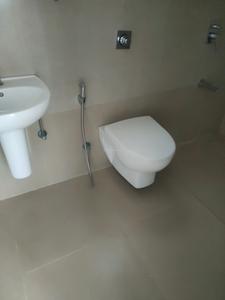 Common Bathroom Image of 1050 Sq.ft 3 BHK Apartment / Flat for sale in Kalpataru Elitus, Mulund West Mumbai for Rs. 35000000
