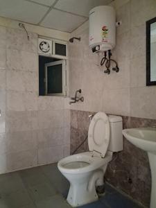 Common Bathroom Image of 1750 Sq.ft 3 BHK Apartment / Flat for sale in Gardenia Golf City Phase 4, Sector 75 Noida for Rs. 12800005