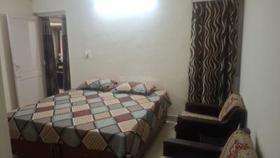 Bedroom Image of 1400 Sq.ft 2.5 BHK Apartment / Flat for rent in Arun Vihar, Sector 37 Noida for Rs. 43000