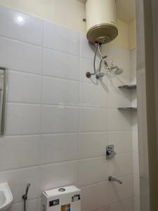 Bathroom Image of 700 Sq.ft 1 BHK Apartment / Flat for rent in Murugeshpalya Bengaluru for Rs. 32000