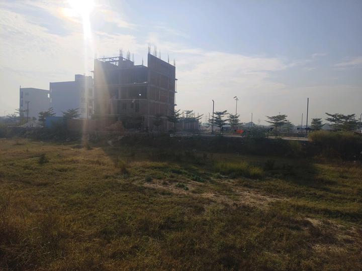 Skywhales Vienna Greens Main Image 1