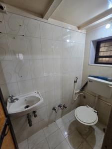 Bathroom Image of 525 Sq.ft 1.5 BHK Apartment / Flat for rent in Kandivali East Mumbai for Rs. 34000