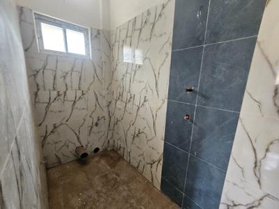 Bathroom Image of 725 Sq.ft 2 BHK Apartment / Flat for sale in Baranagar Kolkata for Rs. 3045000