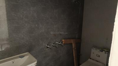 Bathroom Image of 450 Sq.ft 1 BHK Builder Floor for rent in Pandav Nagar New Delhi for Rs. 17000