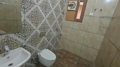 Bathroom Image of 1400 Sq.ft 2 BHK Builder Floor for rent in Sainik Colony Jammu for Rs. 13000