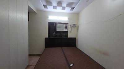 Bedroom Image of 400 Sq.ft 1 BHK Builder Floor for rent in Pitampura New Delhi for Rs. 19900