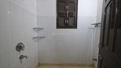 Bathroom Image of 900 Sq.ft 1 BHK Builder Floor for rent in Pitampura New Delhi for Rs. 22000
