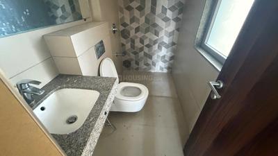 Bathroom Image of 1560 Sq.ft 3 BHK Apartment / Flat for sale in Kalpataru Sunrise D, Thane West Thane for Rs. 25000000