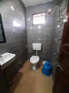 Bathroom Image of 400 Sq.ft 1 BHK Apartment / Flat for rent in Paharia Varanasi for Rs. 11500