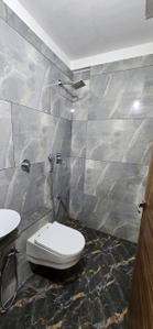 Bathroom Image of 1600 Sq.ft 2 BHK Apartment / Flat for rent in Keshav Balmukund Reflect, Randesan Gandhinagar for Rs. 19500