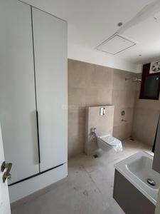Bathroom Image of 5500 Sq.ft 4 BHK Villa for rent in Shalimar Valencia County, Gomti Nagar Lucknow for Rs. 150000