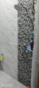 Bathroom Image of 550 Sq.ft 1 RK Builder Floor for rent in Sector 63 A Noida for Rs. 15500