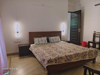 Bedroom Image of 1650 Sq.ft 4 BHK Apartment / Flat for rent in DDA Flats Sarita Vihar, Sarita Vihar New Delhi for Rs. 65000
