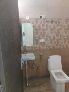 Bathroom Image of 1900 Sq.ft 2 BHK Builder Floor for rent in Palam Vihar Extension Gurgaon for Rs. 18500