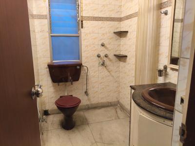 Bathroom Image of 1300 Sq.ft 3 BHK Apartment / Flat for sale in Lake Gardens Kolkata for Rs. 7500000