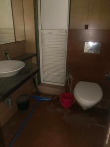 Common Bathroom Image of 1120 Sq.ft 2 BHK Apartment / Flat for sale in Lokhandwala Spring Grove, Kandivali East Mumbai for Rs. 22000000