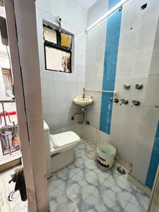 Bathroom Image of 450 Sq.ft 1 BHK Independent House for sale in Karol Bagh New Delhi for Rs. 6700000