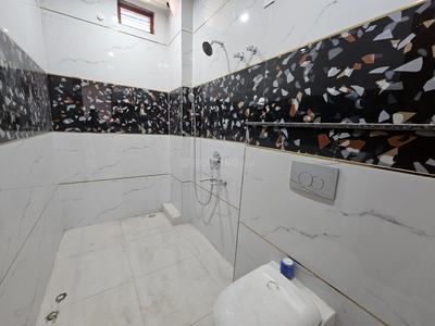 Bathroom Image of 2200 Sq.ft 4 BHK Independent House for sale in Chitaipur Varanasi for Rs. 13200000