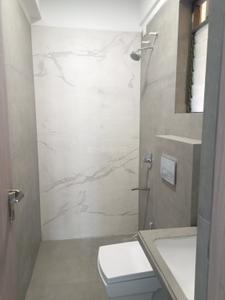 Bathroom Image of 2400 Sq.ft 4.5 BHK Apartment / Flat for rent in Tharwani Majestic Towers, Kalyan West Kalyan for Rs. 65000