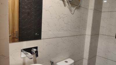 Bathroom Image of 1500 Sq.ft 1 BHK Builder Floor for rent in Sector 38 Gurgaon for Rs. 35001