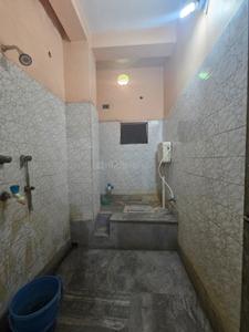 Bathroom Image of 1300 Sq.ft 3 BHK Independent House for rent in Keshtopur Kolkata for Rs. 15000